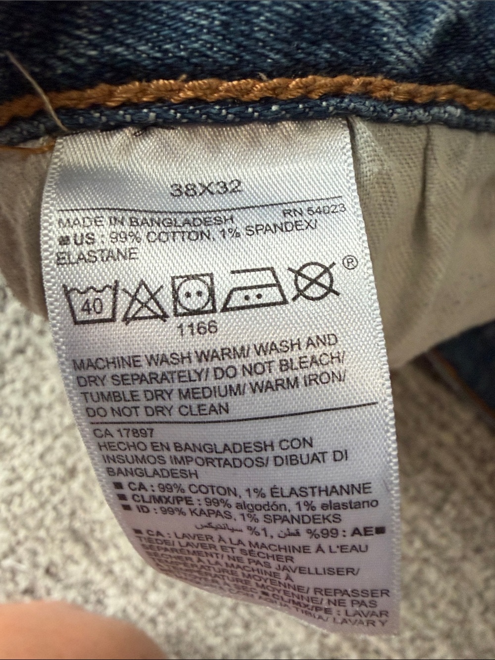 Old Navy Men’s Straight Jeans - Medium Blue Wash - Picture 3 of 3